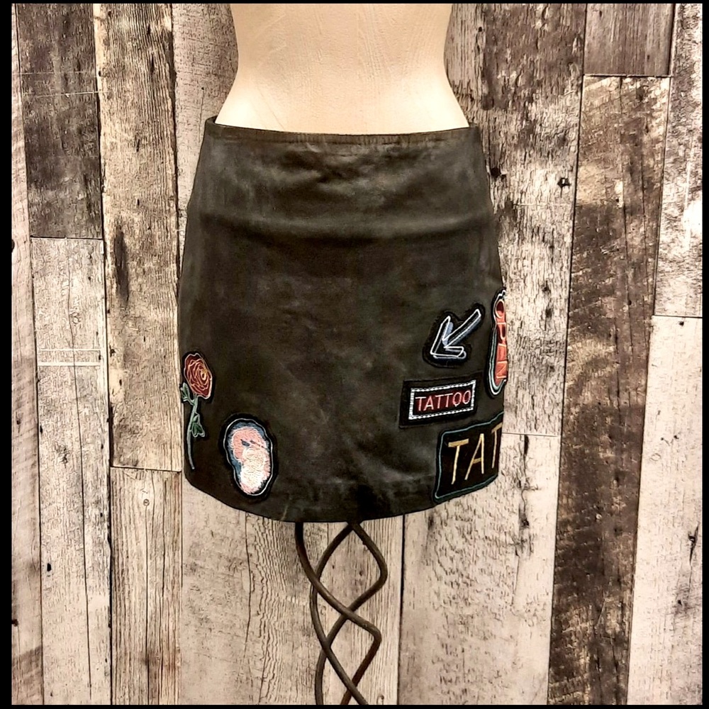 Designer Nicole Miller Artelier Rare Leather Slirt with Patches